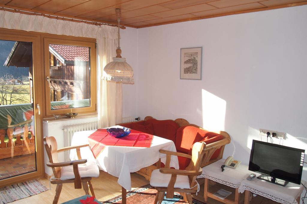 Haus Bergwelt Διαμέρισμα Grän Δωμάτιο φωτογραφία